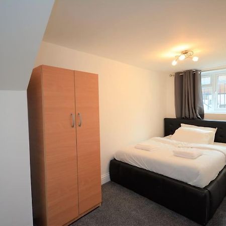 Lovely 4Bedroom Apartment Londra Esterno foto