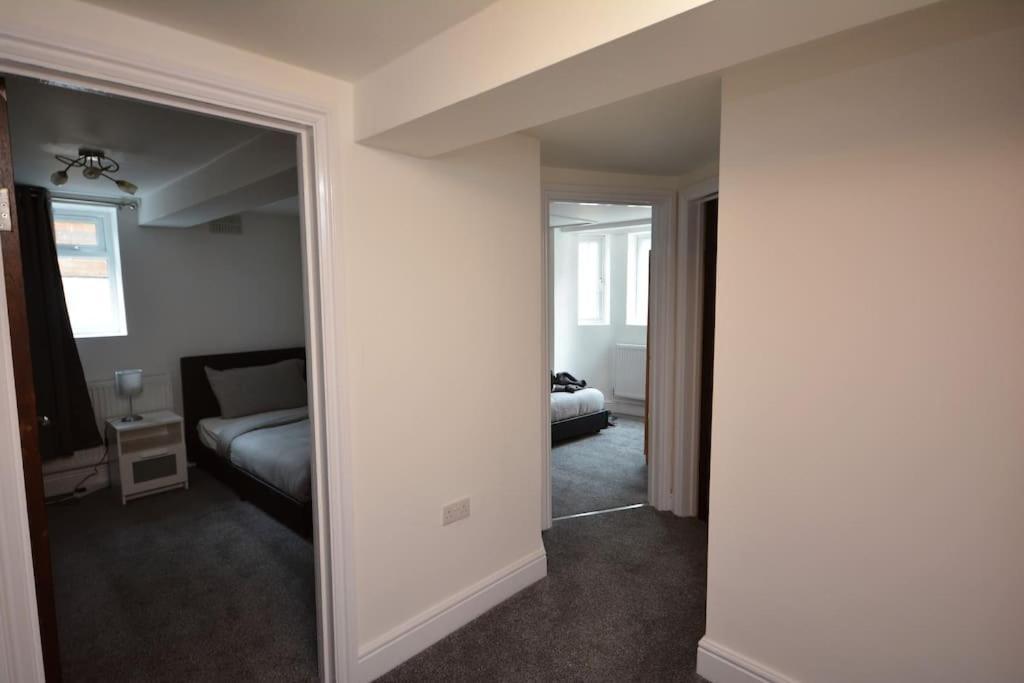 Lovely 4Bedroom Apartment Londra Esterno foto