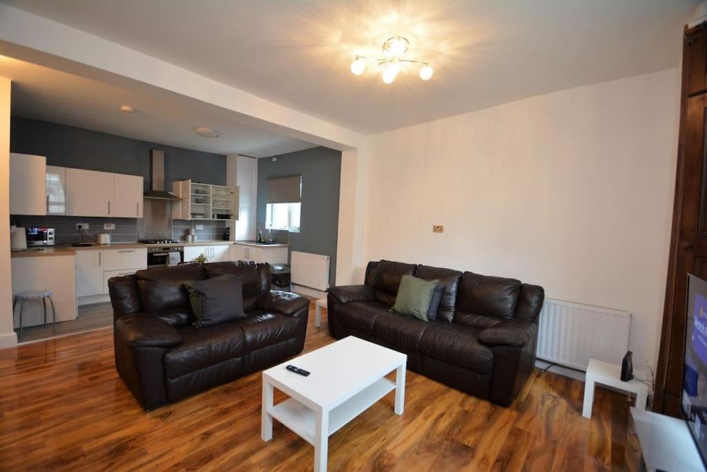 Lovely 4Bedroom Apartment Londra Esterno foto